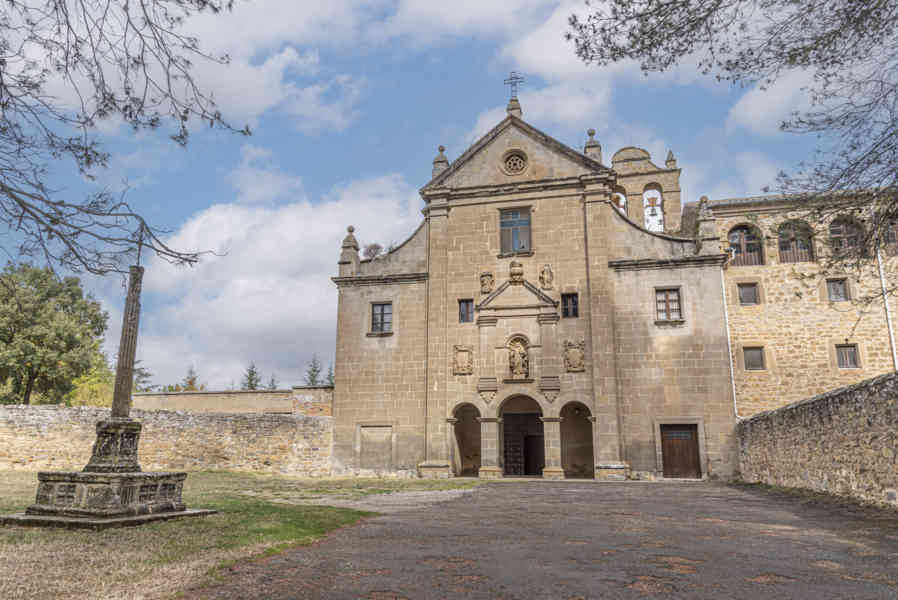 Zaragoza - Sos del Rey Católico 57 - monasterio de Valentuñana.jpg